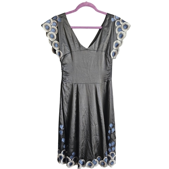 Karen Millen Black Silk Embroidered Kimono Sleeve Fit Flare Cocktail Sz 4 - Picture 1 of 11